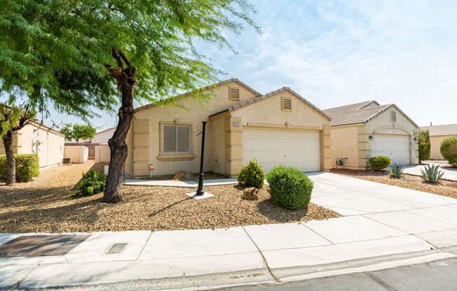 Single story 3 bedroom home in a lovely NW community