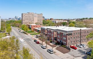 3205 Broadway