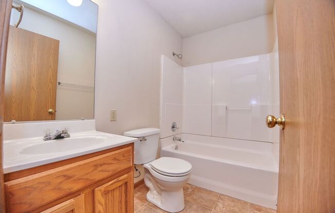 2 beds, 1 bath, 925 sqft, $1,025, Unit 1007