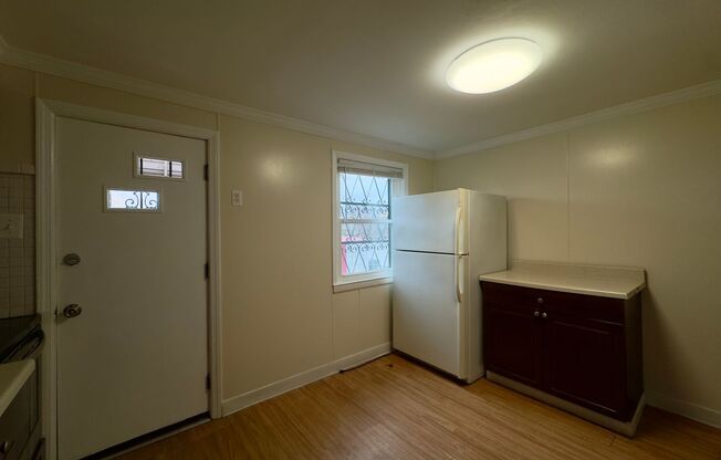 2 beds, 1 bath, $1,650