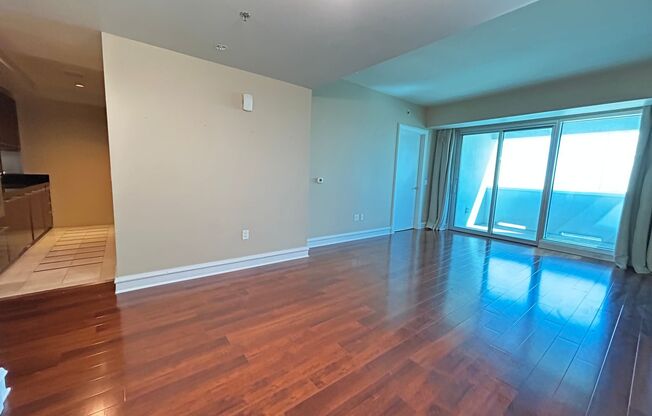 2 beds, 2 baths, $2,300, Unit # 707