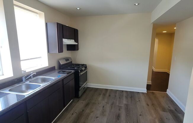 2 beds, 1 bath, $1,400