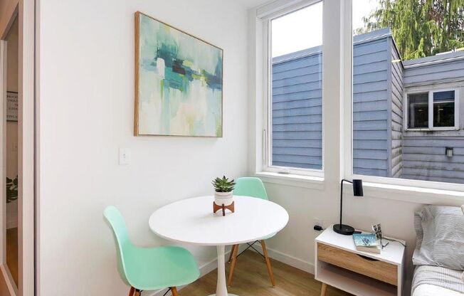 Studio, 1 bath, 230 sqft, $1,084, Unit 201