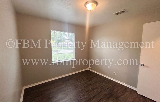 3 beds, 1 bath, $1,500