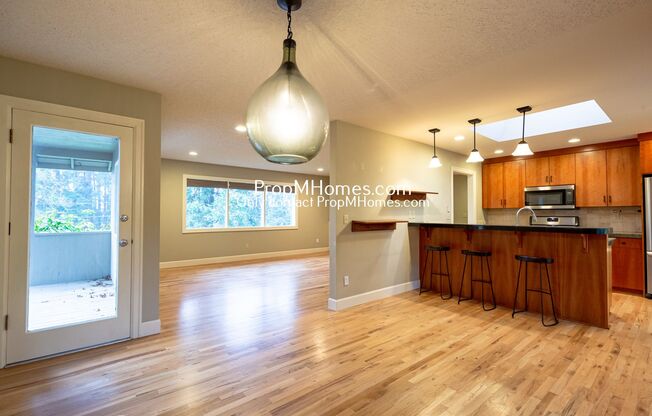 Enchanting 4-Bed Palisades Oasis with Idyllic Garden!