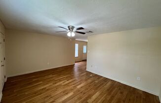 2 beds, 1 bath, $825, Unit 4214 Center -1