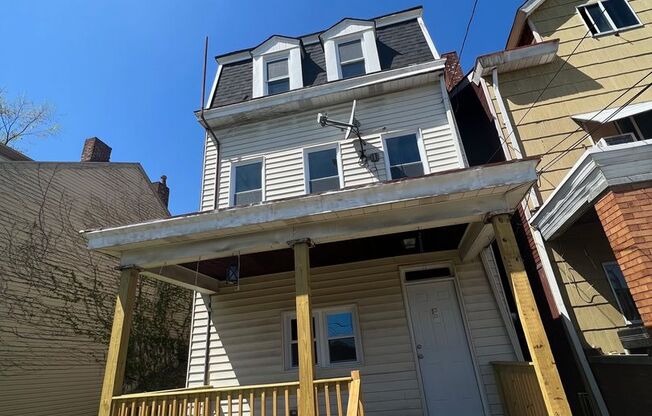 Newly Renovated 3 Bedroom, 1 Bathroom in Spring Hill- Central Air and Brand New Kitchen!!