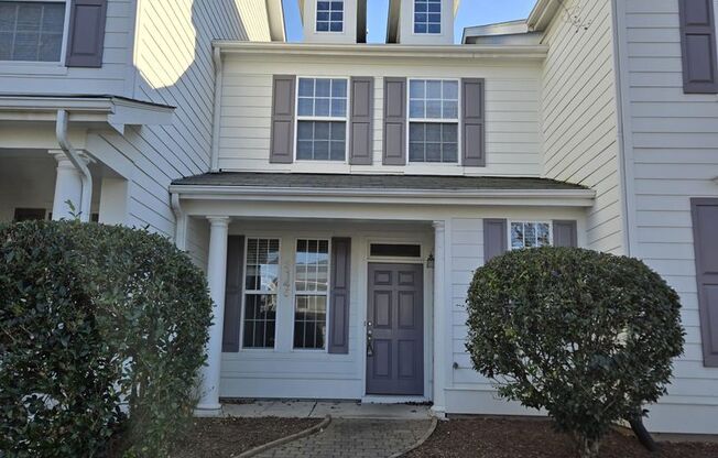 LOCATION!! Fabulous town home in the desirable Cary twin lake neighborhood with loaded Amenities!!