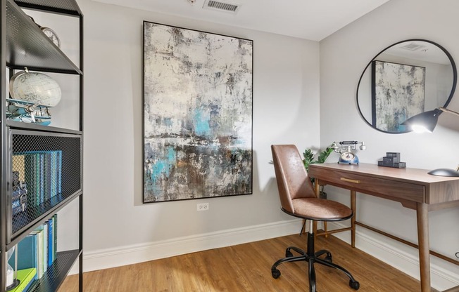 Flexible home office space inside a River 595 apartment in Des Plaines, Illinois