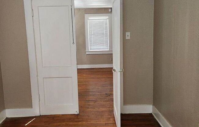 2 beds, 1 bath, $1,150