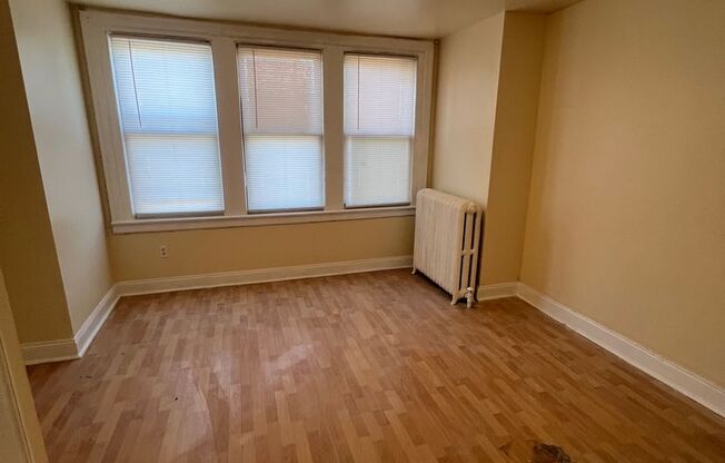 3 beds, 1 bath, $1,500