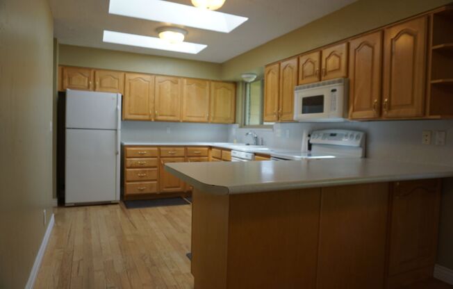 5 Bedroom Sandy Home