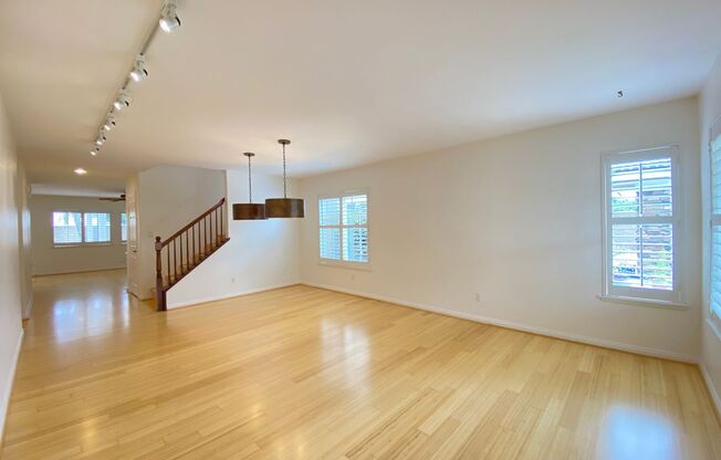 Beautiful 4 Bedroom Home in Oceanside!
