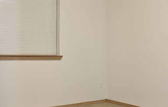 3 beds, 2 baths, 1,075 sqft, $1,750, Unit 309