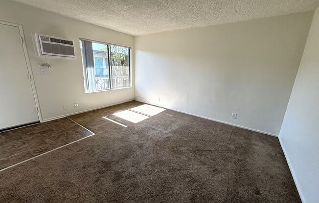 Studio, 1 bath, 345 sqft, $1,525, Unit 70