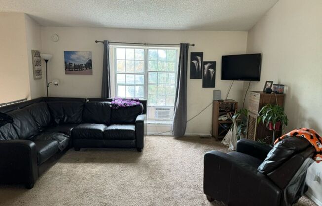 3 beds, 2 baths, $2,265