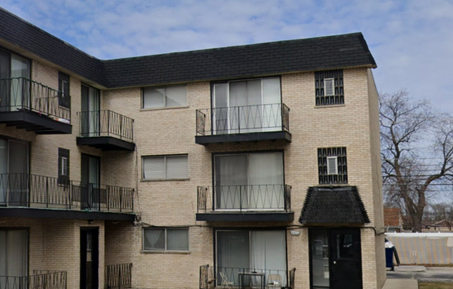 4650-4658 W 79th LLC