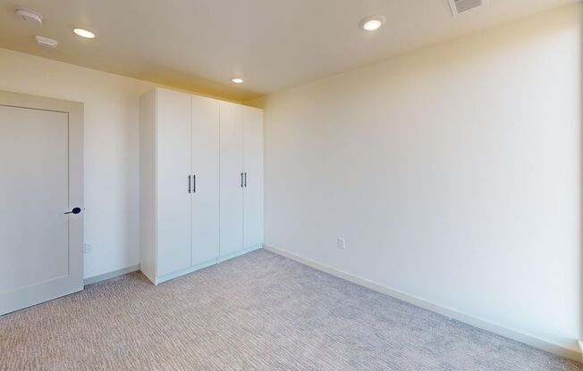 3 beds, 2 baths, 1,111 sqft, $1,465, Unit 2404-304