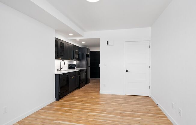 Studio, 1 bath, 426 sqft, $1,490, Unit 606