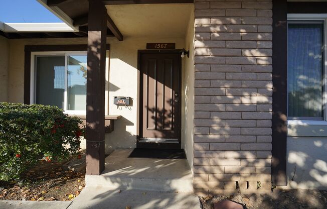 Beautiful Single Family Home in Desirable Neighborhood! Great Schools!