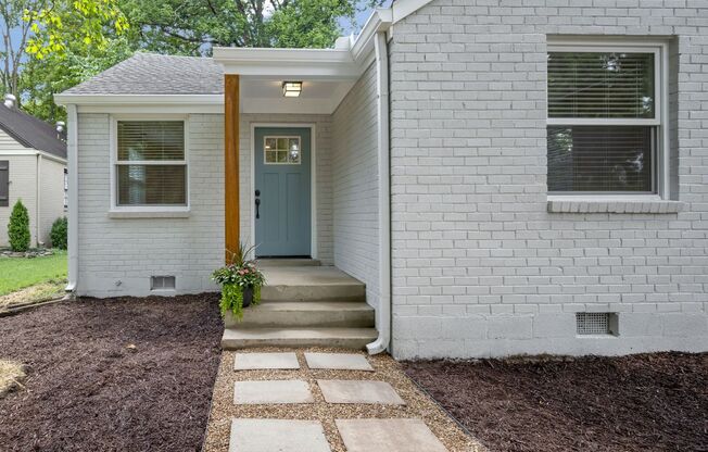 Charming 2 bed / 1 bath Brick Home