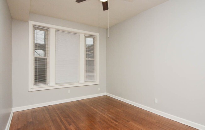 906 MONTROSE
