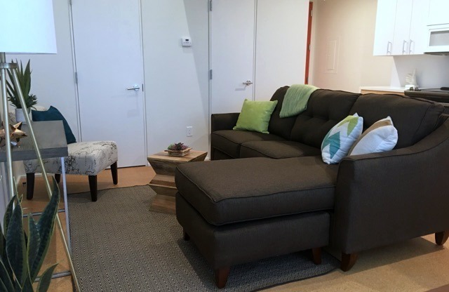 1 bed, 1.5 baths, 954 sqft, $1,310.77, Unit 303