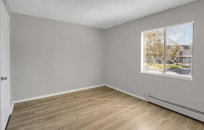 2 beds, 1 bath, 860 sqft, $1,199, Unit 10-06