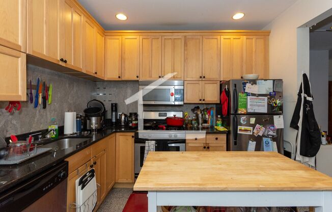 COOLIDGE CORNER 3 BED 2BATHS!!