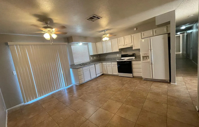 3 beds, 2 baths, $1,550