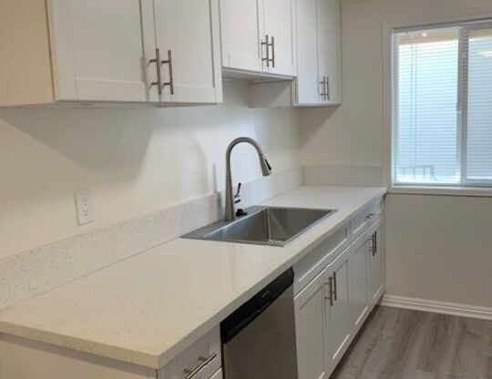 2 beds, 1 bath, $2,395, Unit 9