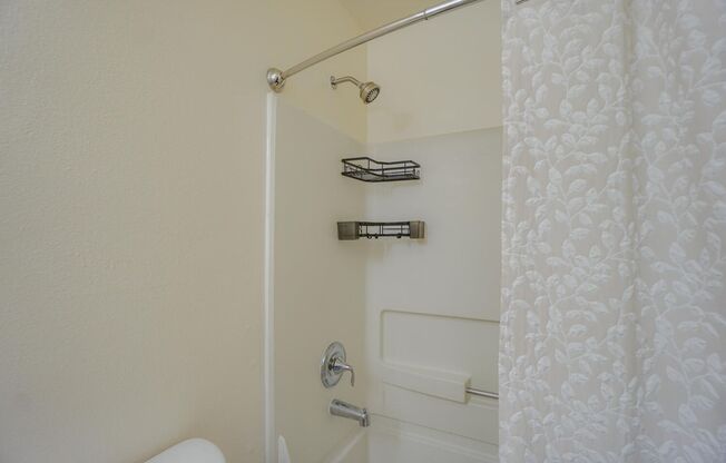 2 beds, 2 baths, 839 sqft, $1,845, Unit 25*