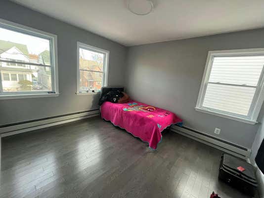 3 beds, 2 baths, 850 sqft, $3,000