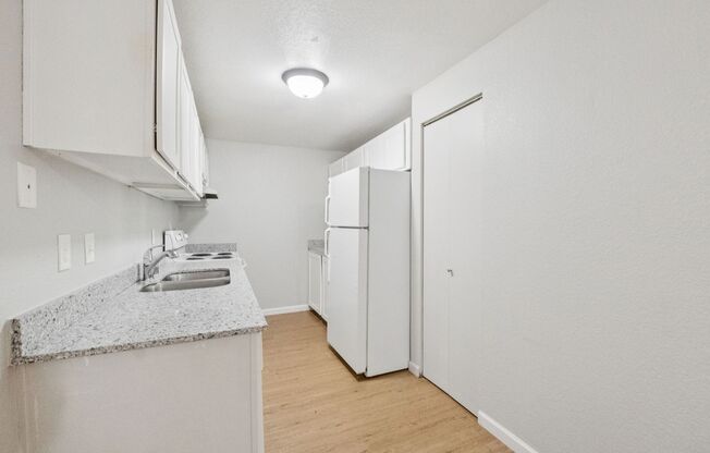 3 beds, 2 baths, 643 sqft, $1,900, Unit C305