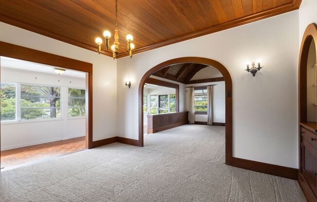 Charming 4-Bedroom Home in Manoa – Spacious & Peaceful Living (RRLLC)