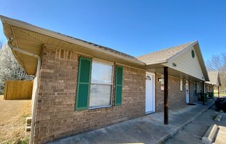 2 beds, 1.5 baths, $1,145, Unit 154 Northaven Street