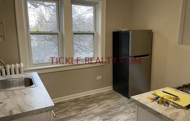 Studio, 1 bath, $850, Unit S23
