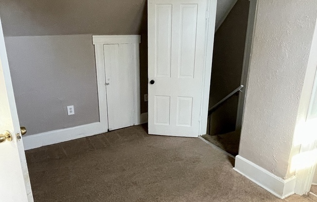 3471 W 35 ST