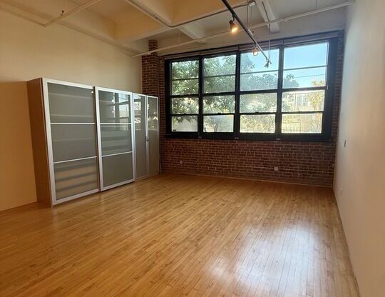 1 bed, 1 bath, 980 sqft, $3,400, Unit 114