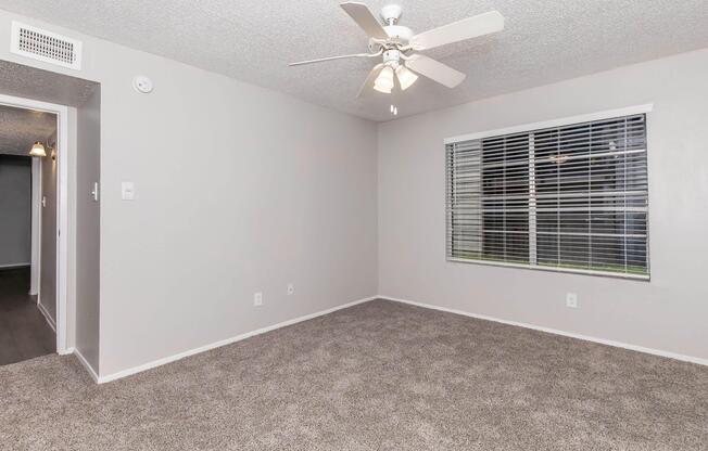 2 beds, 1.5 baths, 893 sqft, $995