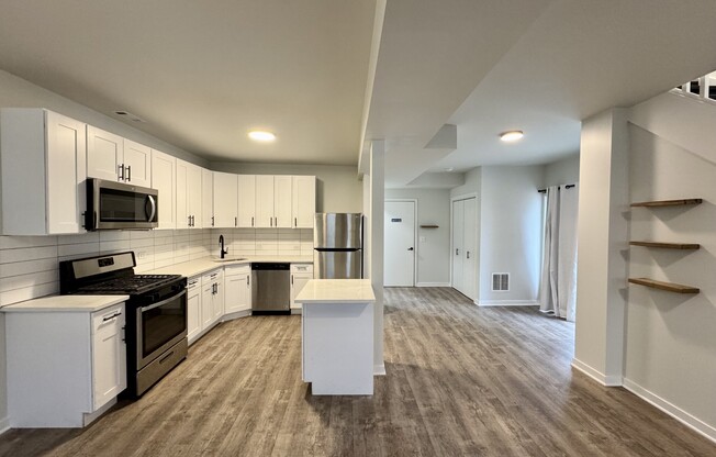 1946 N KEDZIE AVE