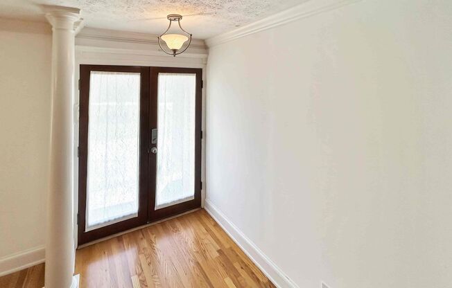 Spacious 3 BR/2 BA Duplex in Austell!