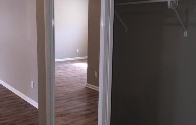 1 bed, 1 bath, 755 sqft, $925, Unit 19