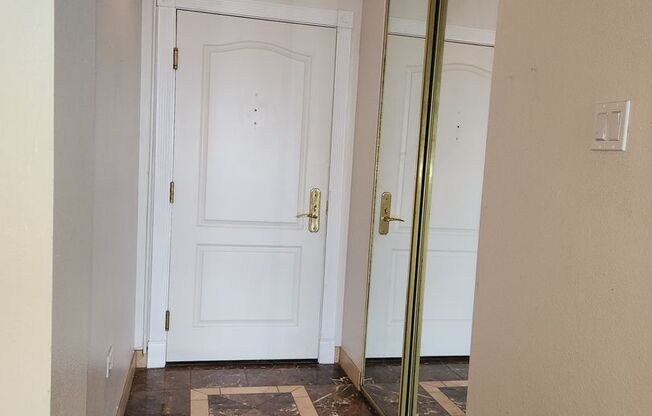 Affordable High Rise Condo in the heart of Downtown Denver!! ***MOVE IN TODAY AND GET REST OF JUNE FREE!!!