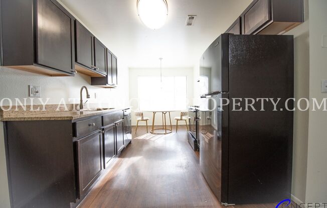 2 beds, 1 bath, 810 sqft, $1,265, Unit 04
