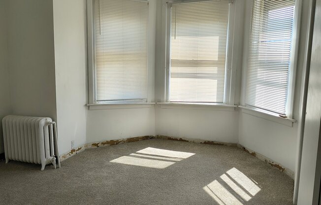 5002 N 10 ST