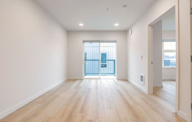 2 beds, 1 bath, 641 sqft, $1,875, Unit 817