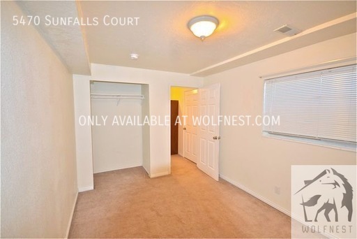 5470 SUNFALLS CT