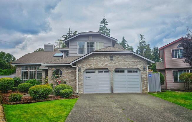 Beautiful 3 Bed 2.5 Bath Home in Sought After Federal Way