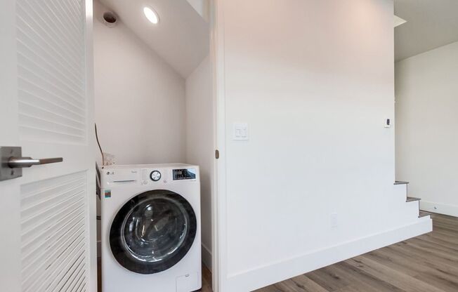 3 beds, 3 baths, 900 sqft, $3,995, Unit 3427-01